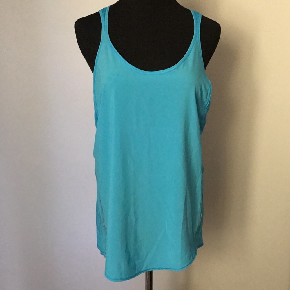 Lululemon tank blue with back openings